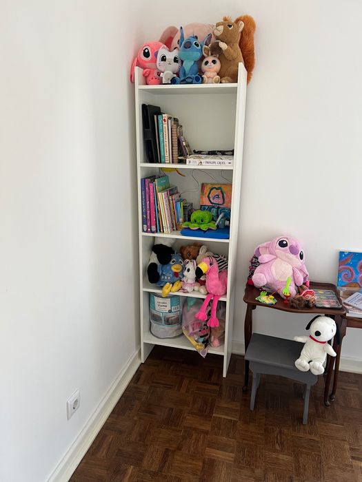 Roupeiro e prateleira Ikea