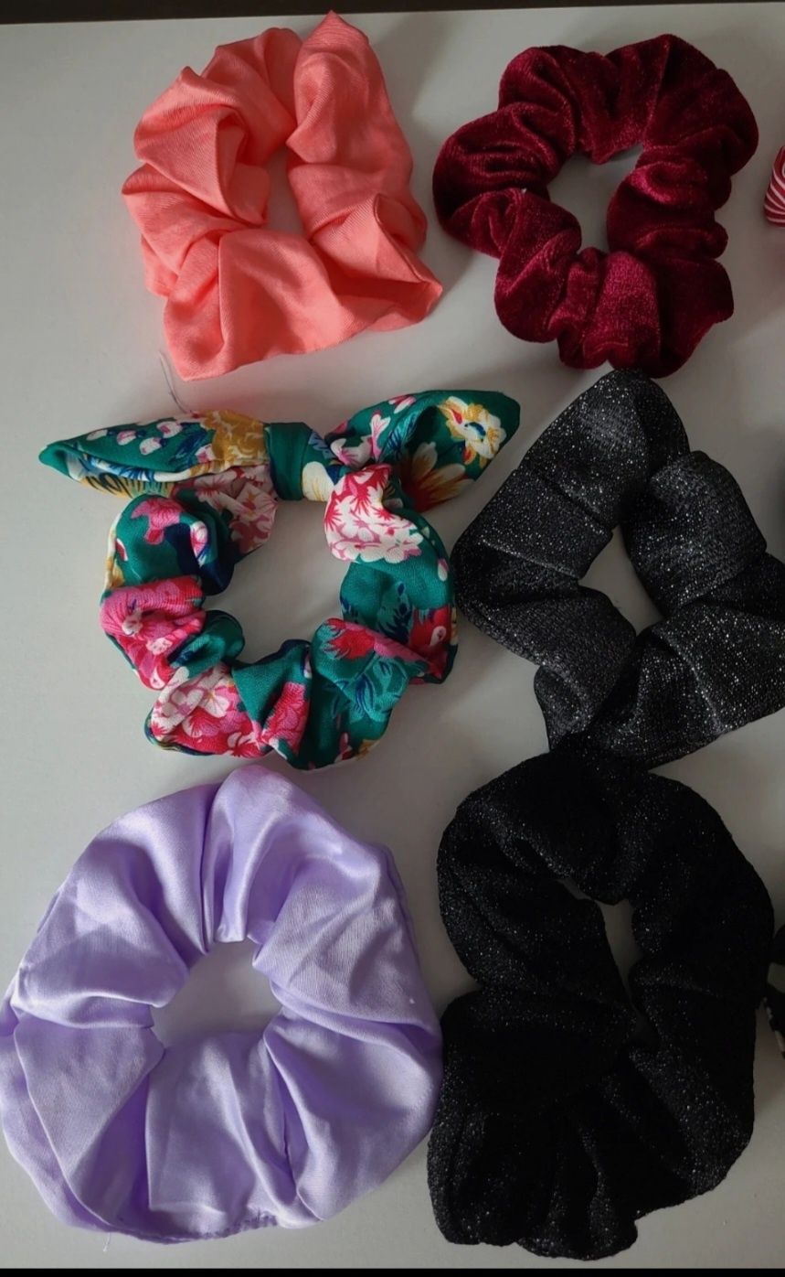 8 nowych scrunchie do włosów