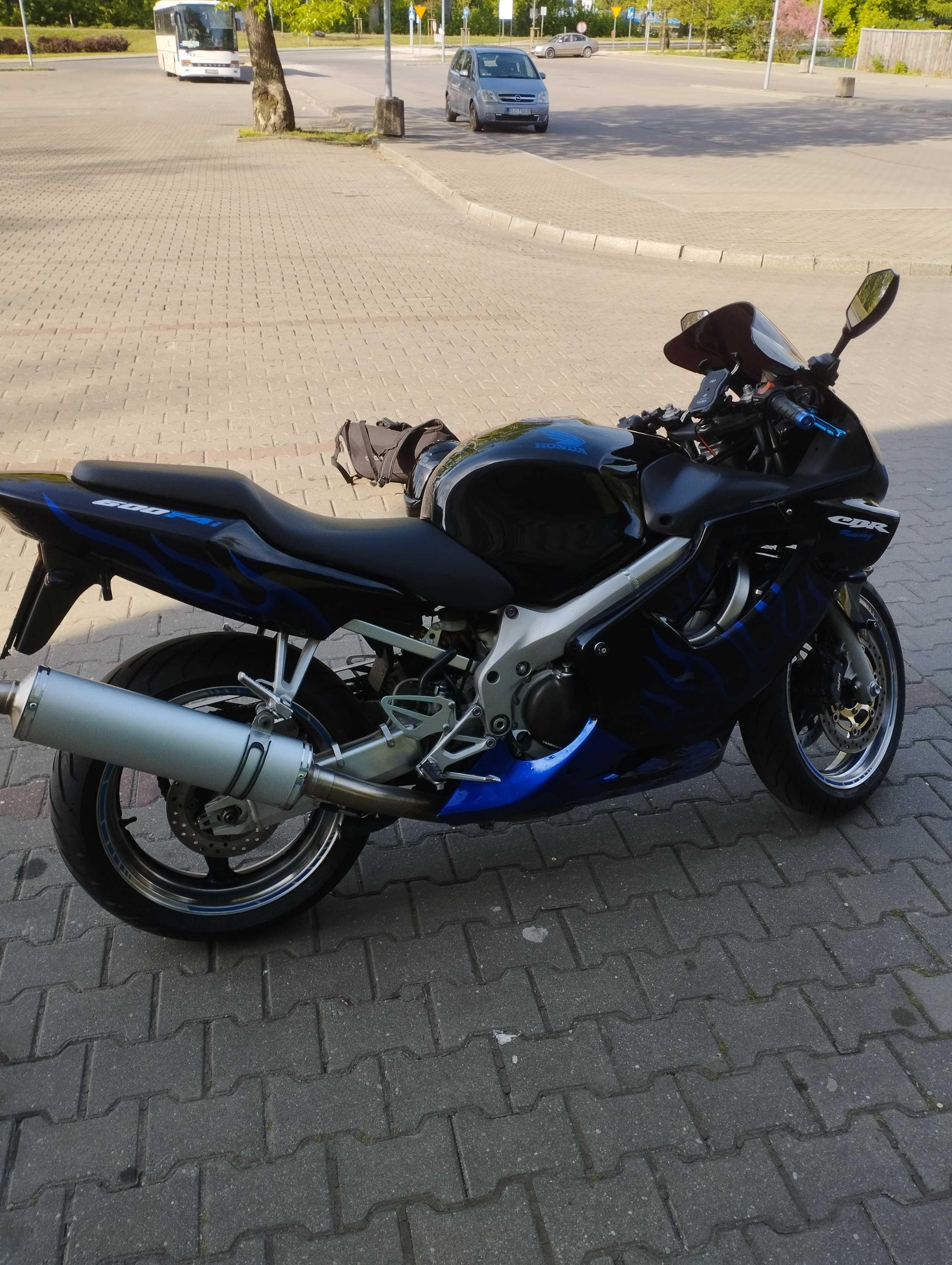 Sprzedam Honda CBR 600 f4i