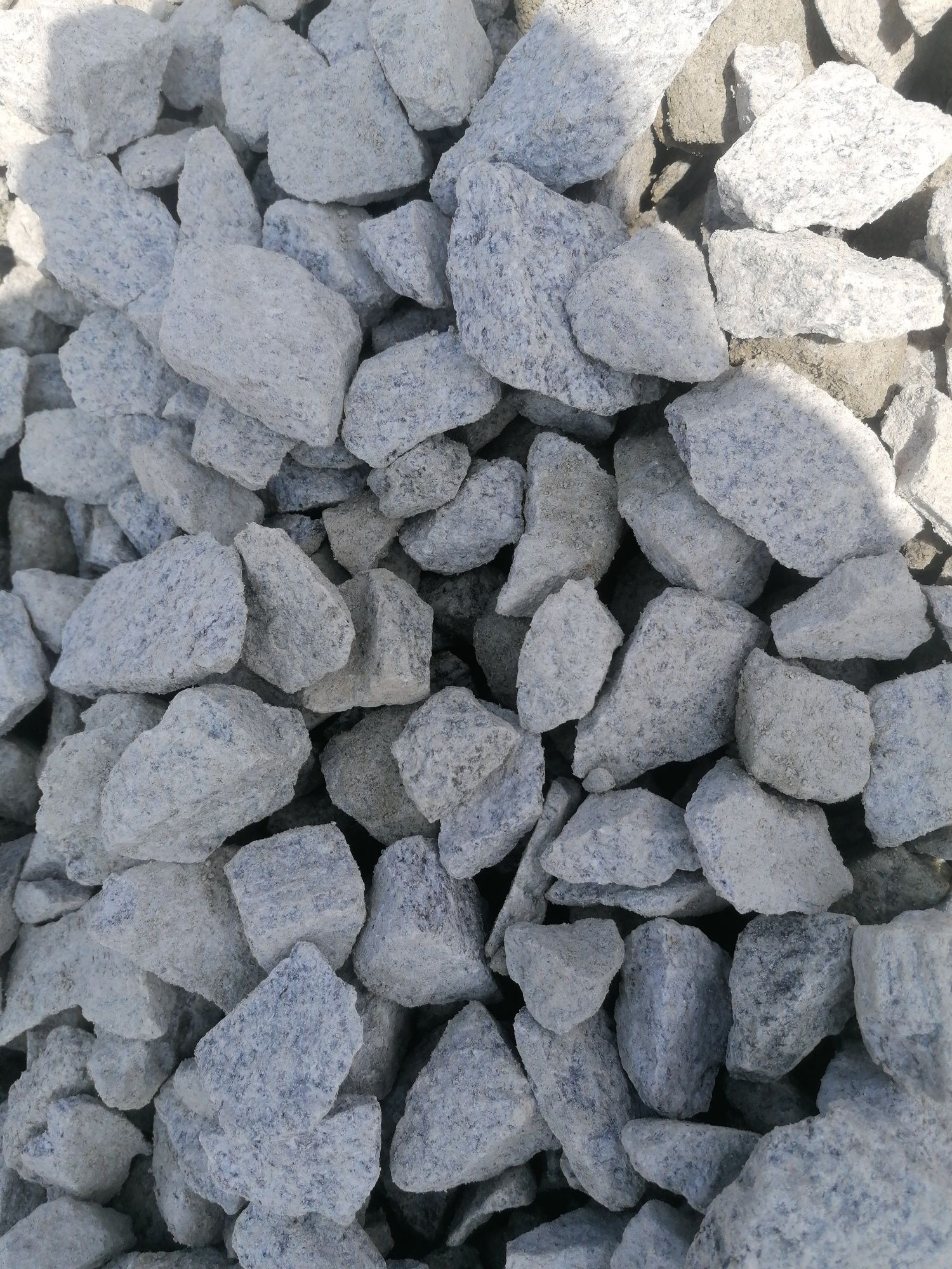 Przekrusz betonowy, piach, wykopy, roboty sprzętowe, tłuczeń, kruszywa