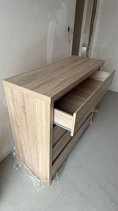 Komoda w kolorze dąb sonoma