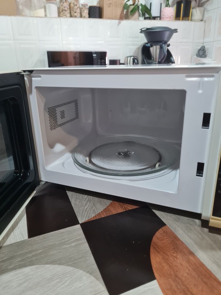 Microondas confortec 800w
