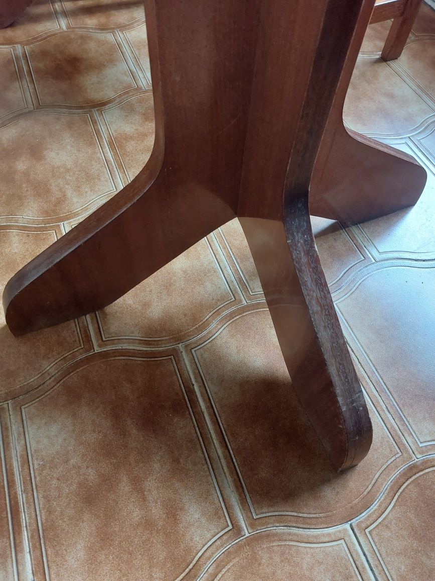 Mesa em madeira c/ 4 cadeiras