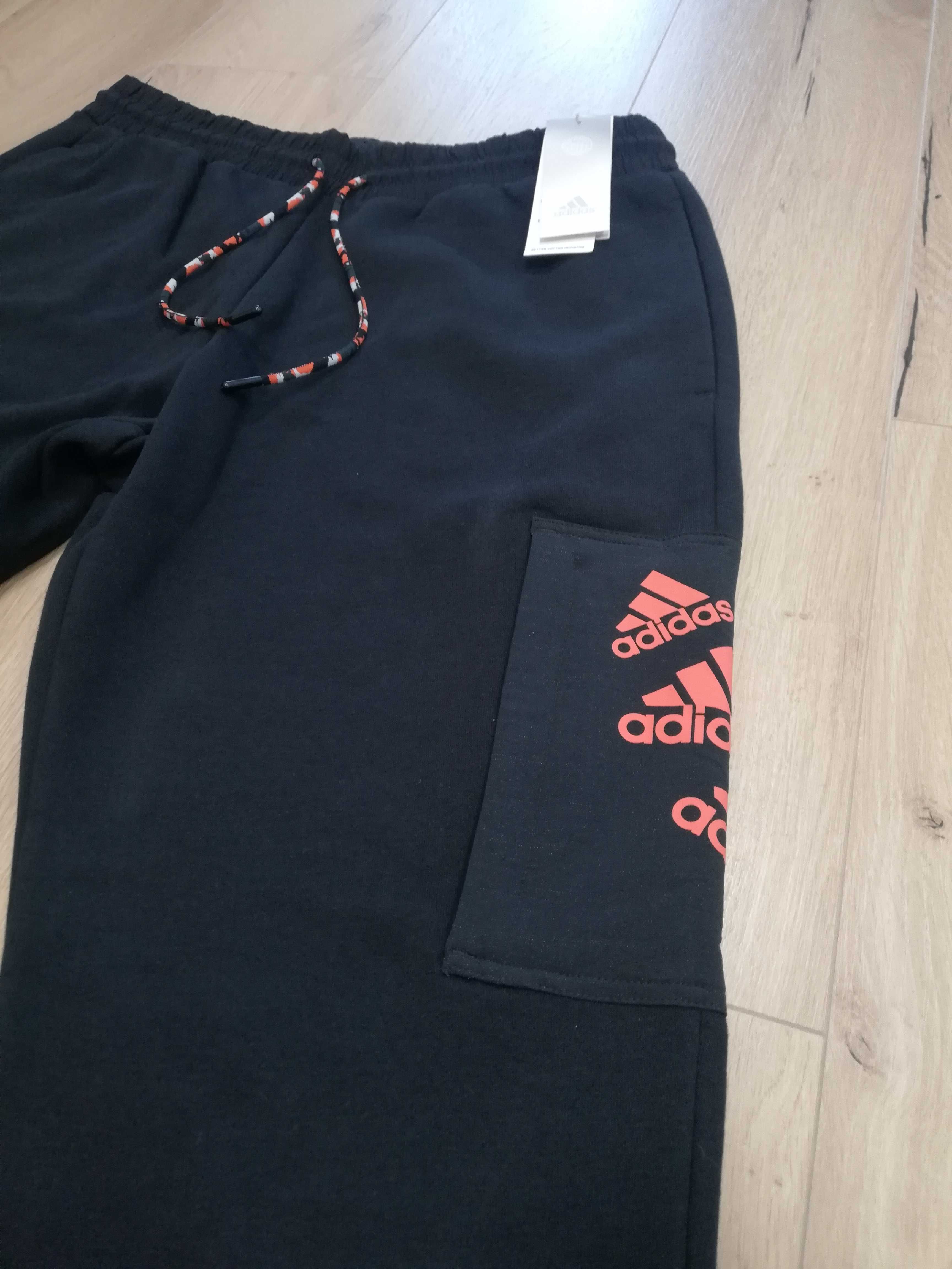 ADIDAS Essential Brandlove Fleece Pants nowe r. L spodnie dresowe