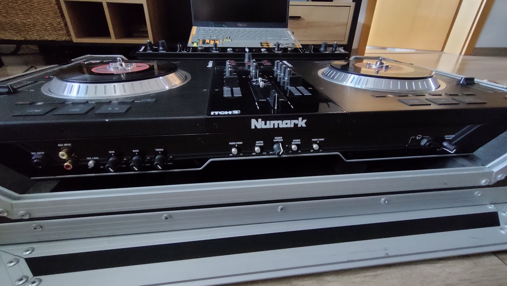 Kontroler DJ Numark NS7+FX+Case