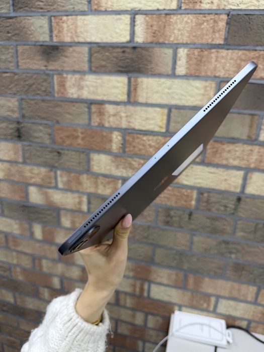 Used ipad pro 12.9 256Gb. (Space)