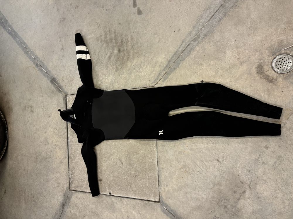 Fatos de surf hurley