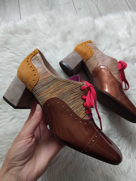 Черевики кольорові широкий каблук,туфлі лак,туфлі шнурки,ботильйони 38