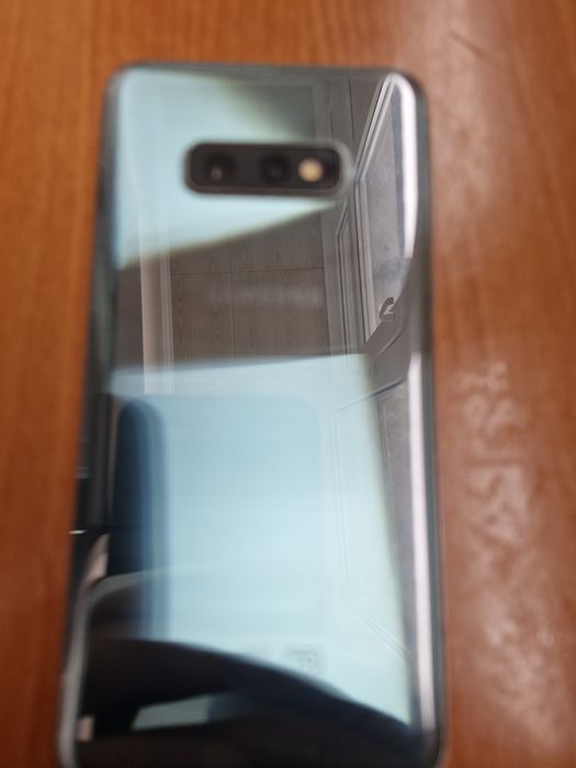 Самсунг s10e 6/128