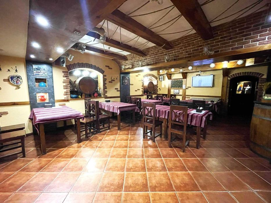 Продаж кафе + тераса на бульварі Вацлава Гавела, 49