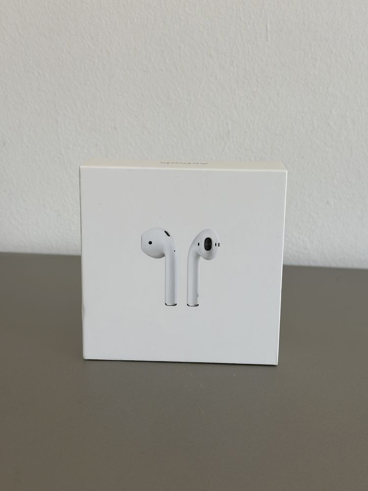 Apple AirPods 2 geração com caixa e carregador