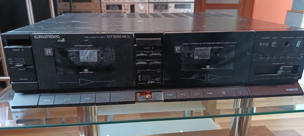 Magnetofon kasetowy Grundig ccf 8300 mk2