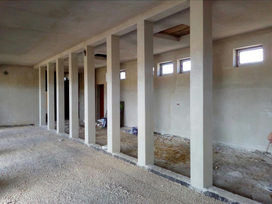 Tynki wewnętrzne maszynowe gipsowe cementowe