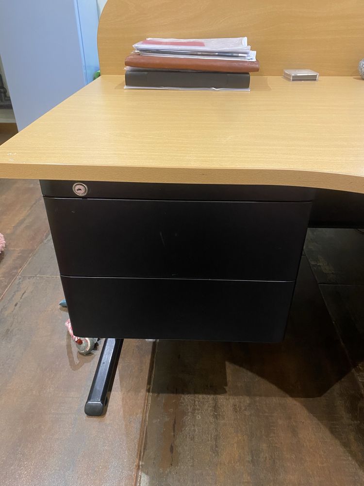 Secretarias de canto com gaveteiro