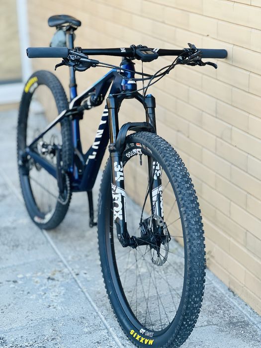 Canyon Lux versão Alpecin-Fenix, Fox 34, Xt