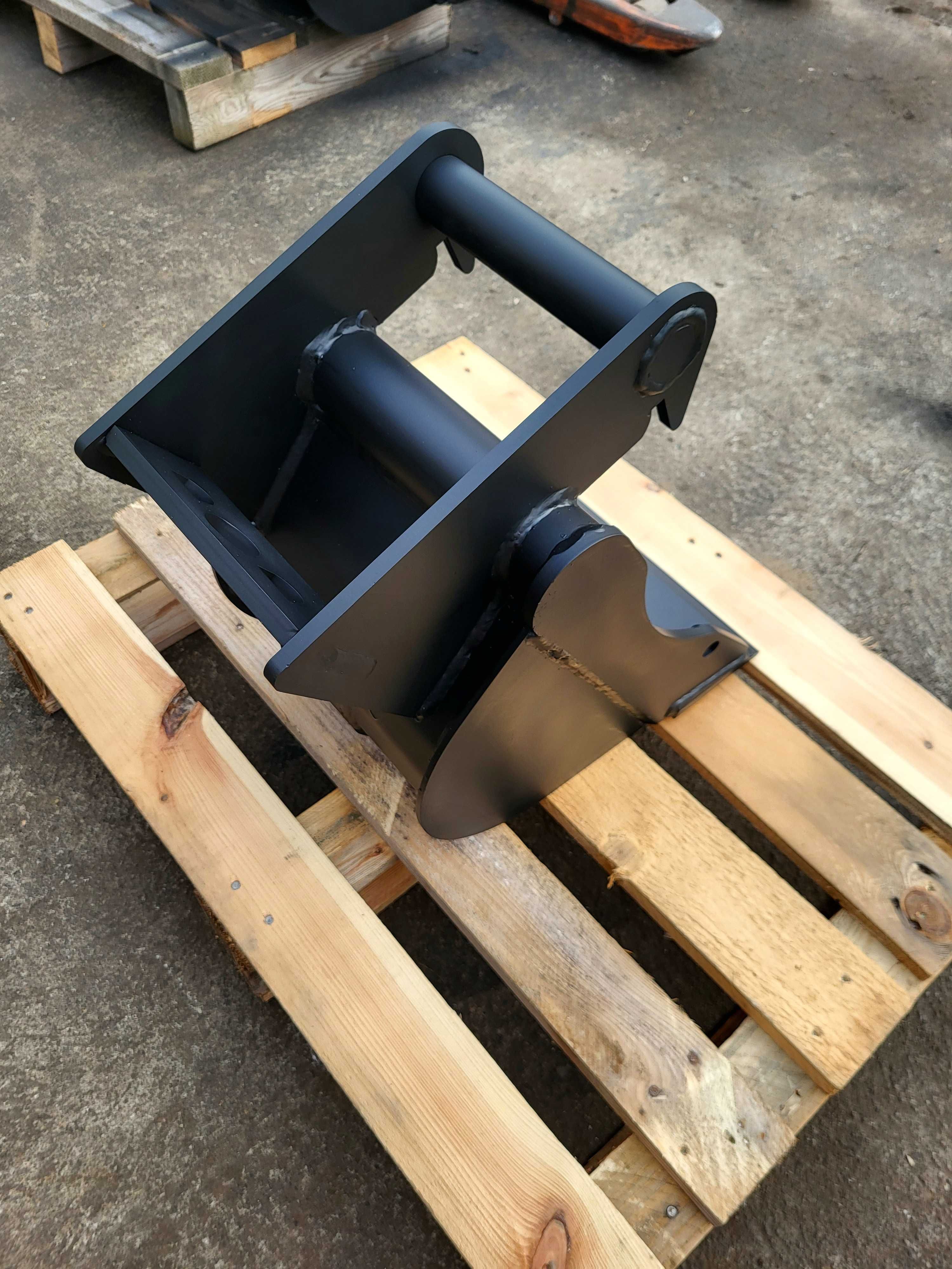 Łyżka kopiąca 30cm do minikoparki JCB 8014/8015/8016/8017/8018
