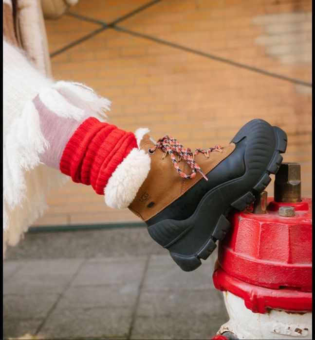 1130851 оригінал жіночі черевики UGG adiroam hiker boot