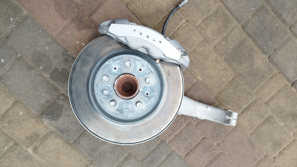 Супорт кулак ступіца передній лівий правий Tesla model 3 тесла