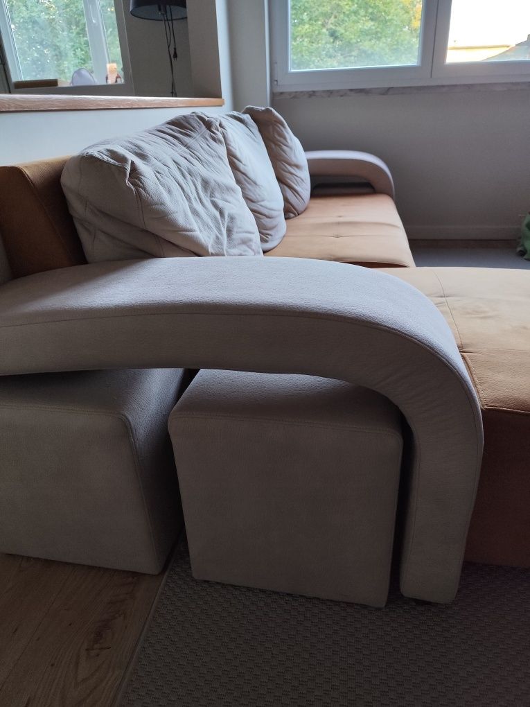 Sofá com chaise-long