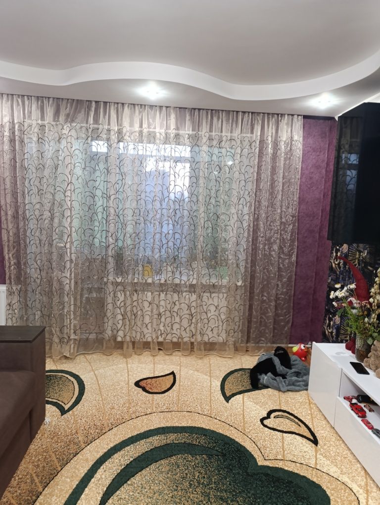 Продається  3 кімнатна квартира в 19 будинку