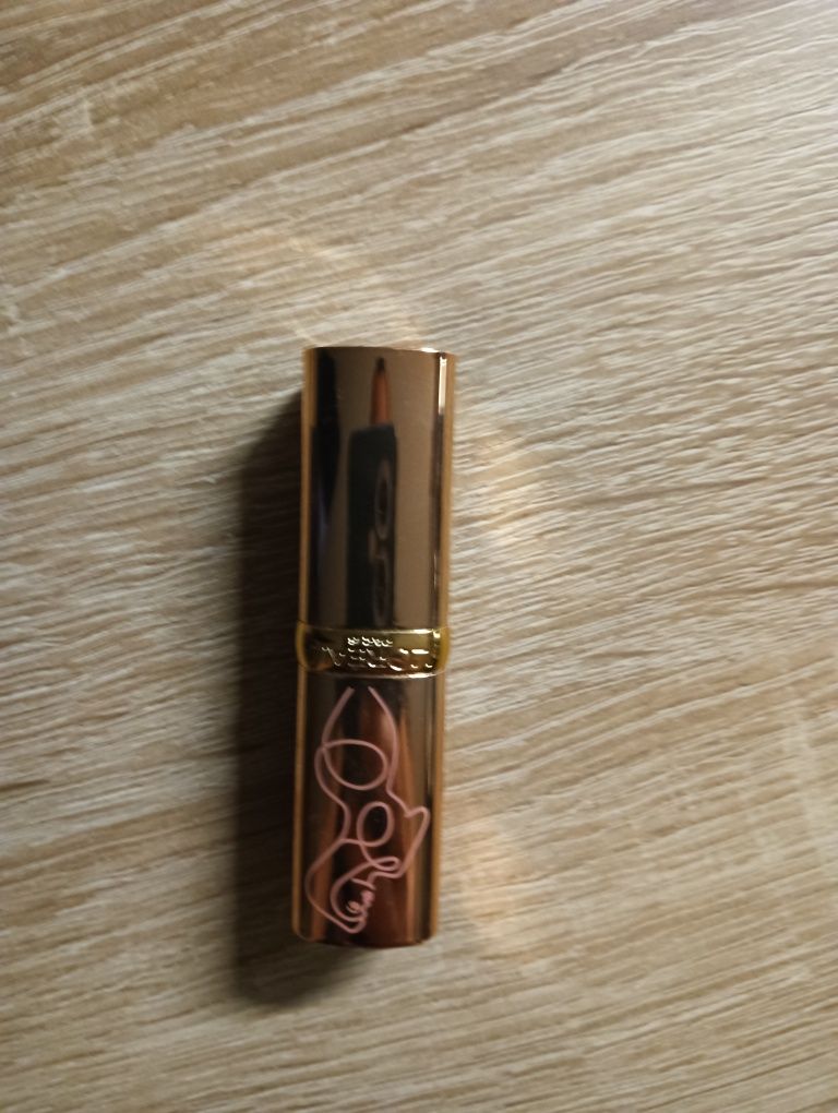 Szminka do ust nr 179 decadent L'OREAL COLOR RICHE LES NUS