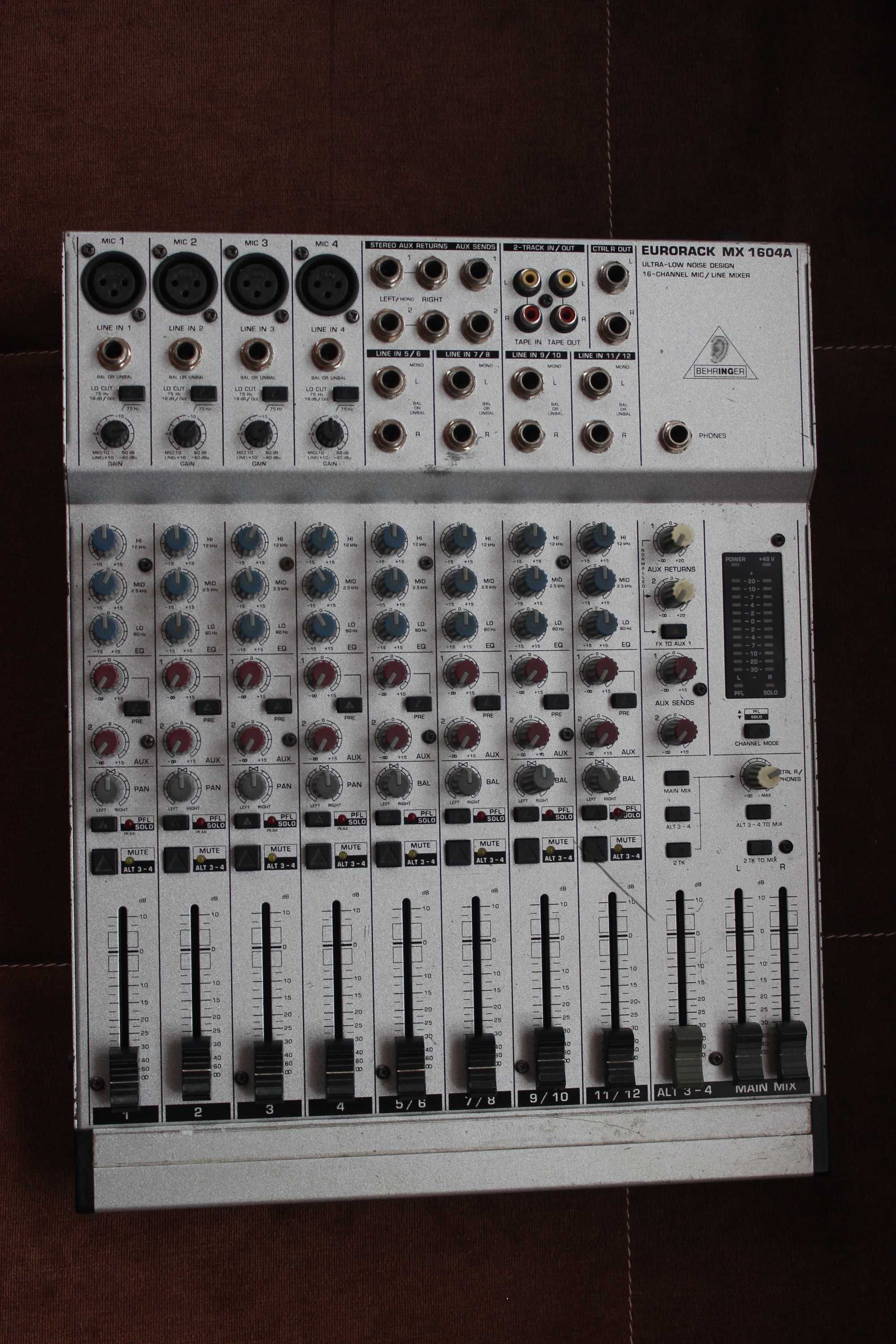 Мікшер пульт мікшерний Behringer Eurorack MX1604A стан хороший