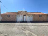 Garagem com 6 divisões localizada na Praia da Vagueira