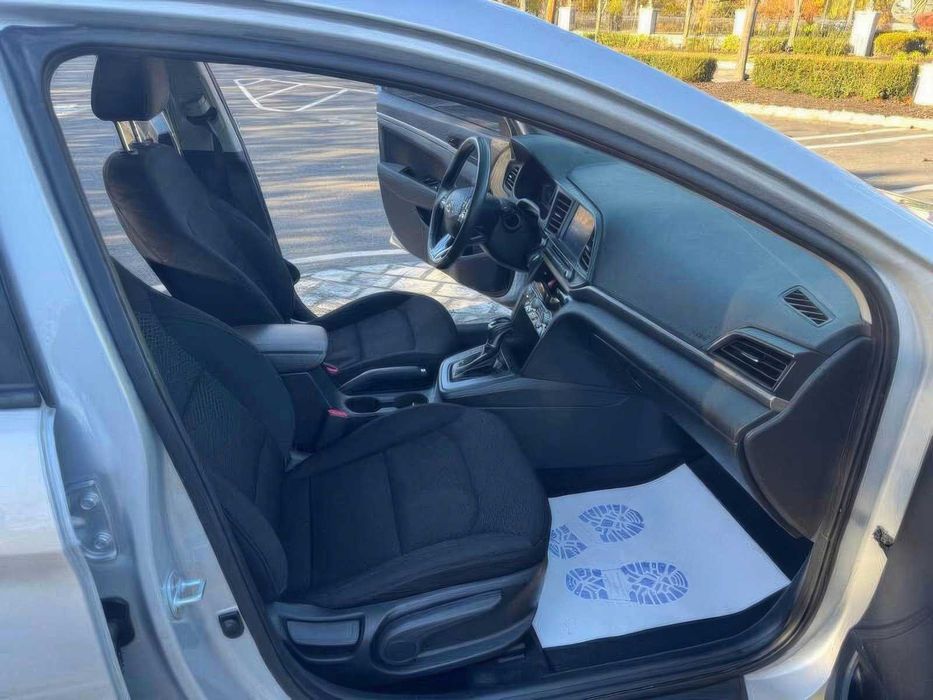 Hyundai Elantra      2019