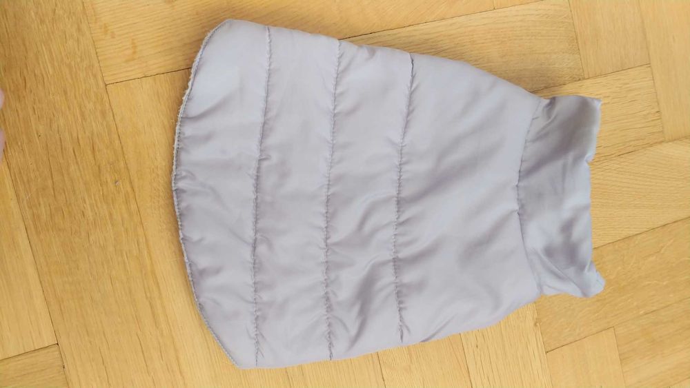 Ubranko, kurtka, kamizelka dla psa - obwód klatki 43 cm. (roz. M)