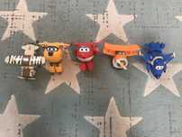Pięć zabawek figurek Super Wings