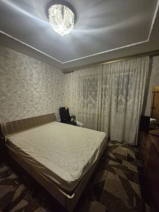 Оренда двокімнатної квартири по вул. Захисників України