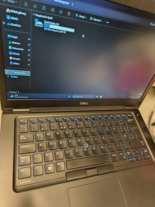 Dell 14" i5 8gb ram ddr4 ssd 256gb.full hd