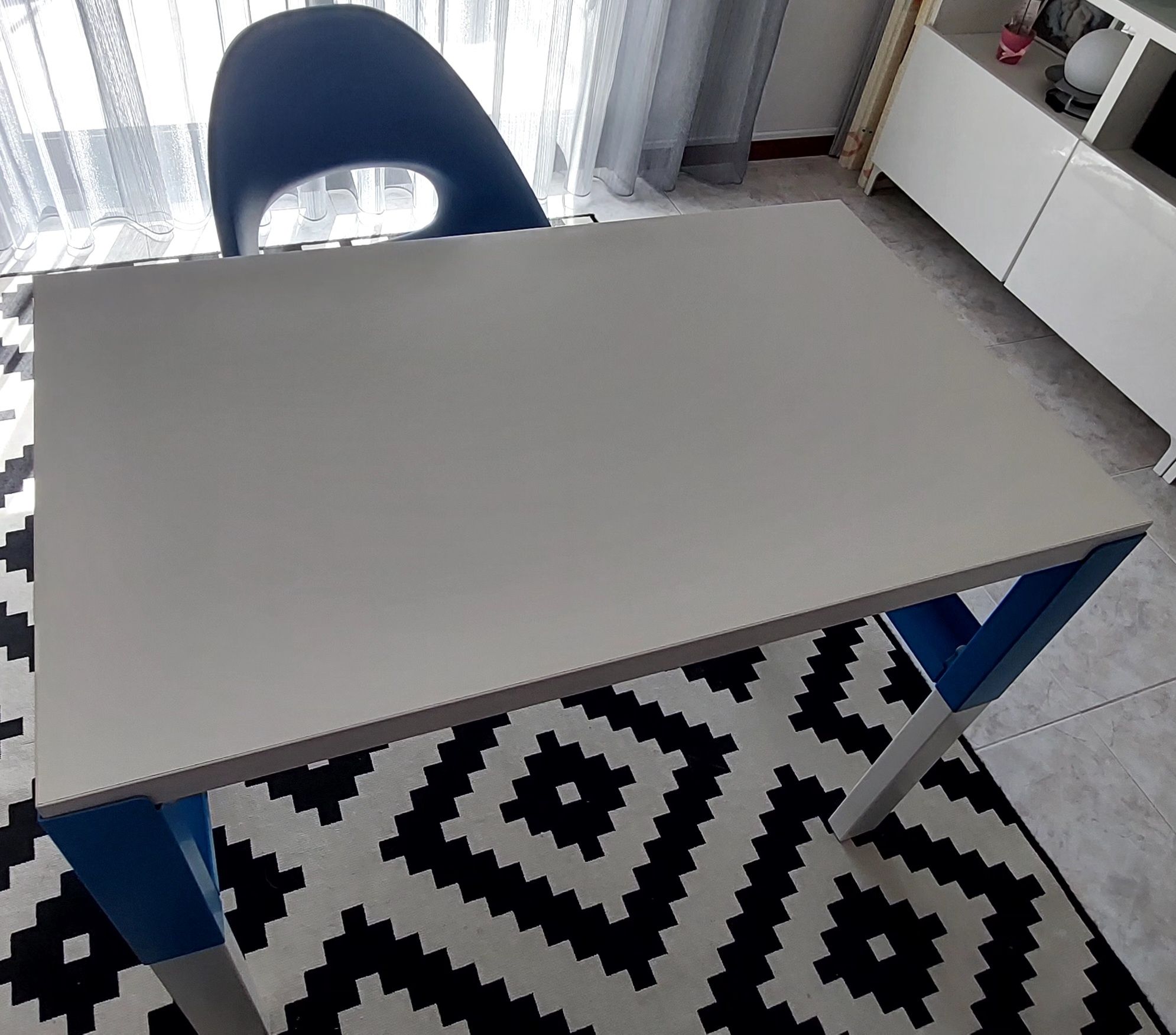 Secretária e cadeira ikea