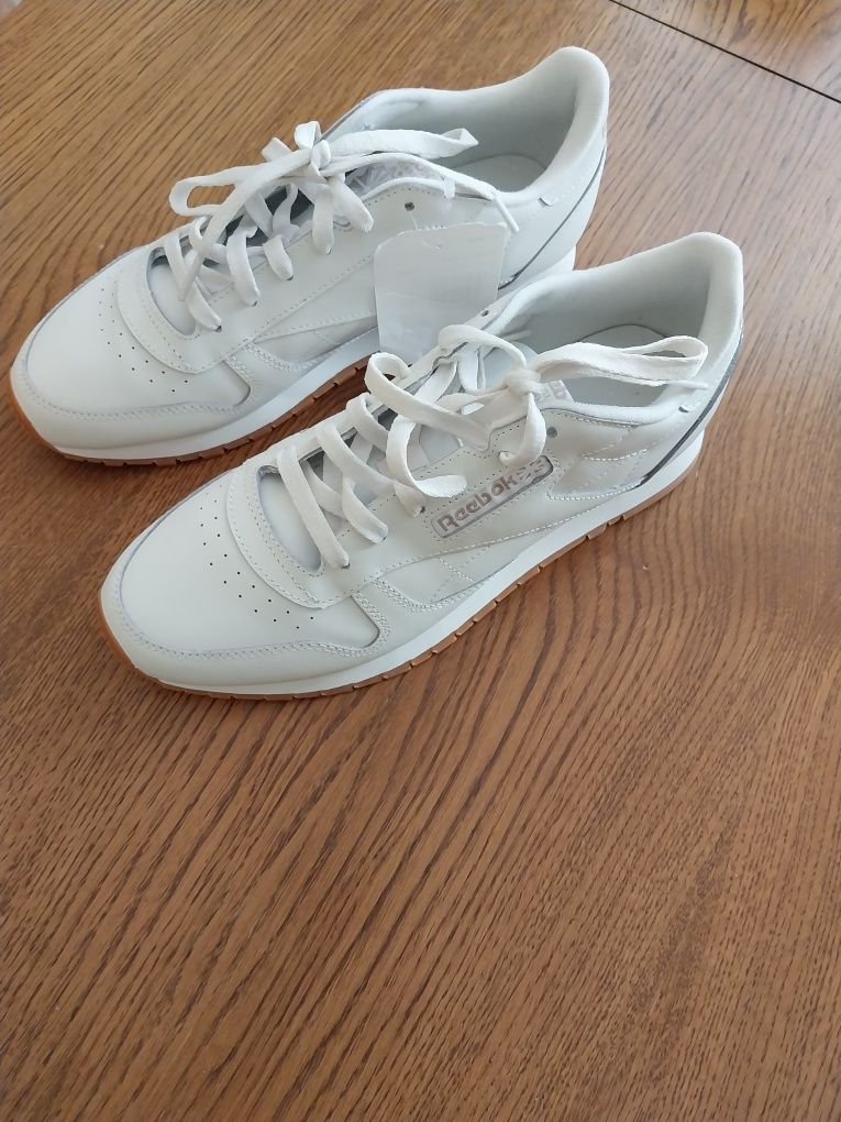 Кроссовки reebok 42 р. новые.Оригинал.