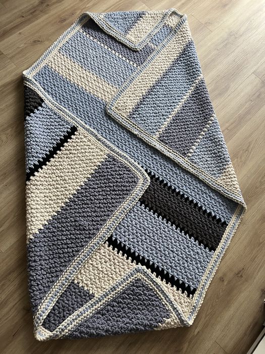 Koc w pasy – szydełkowy, ciepły i wyjątkowy 150x190 cm