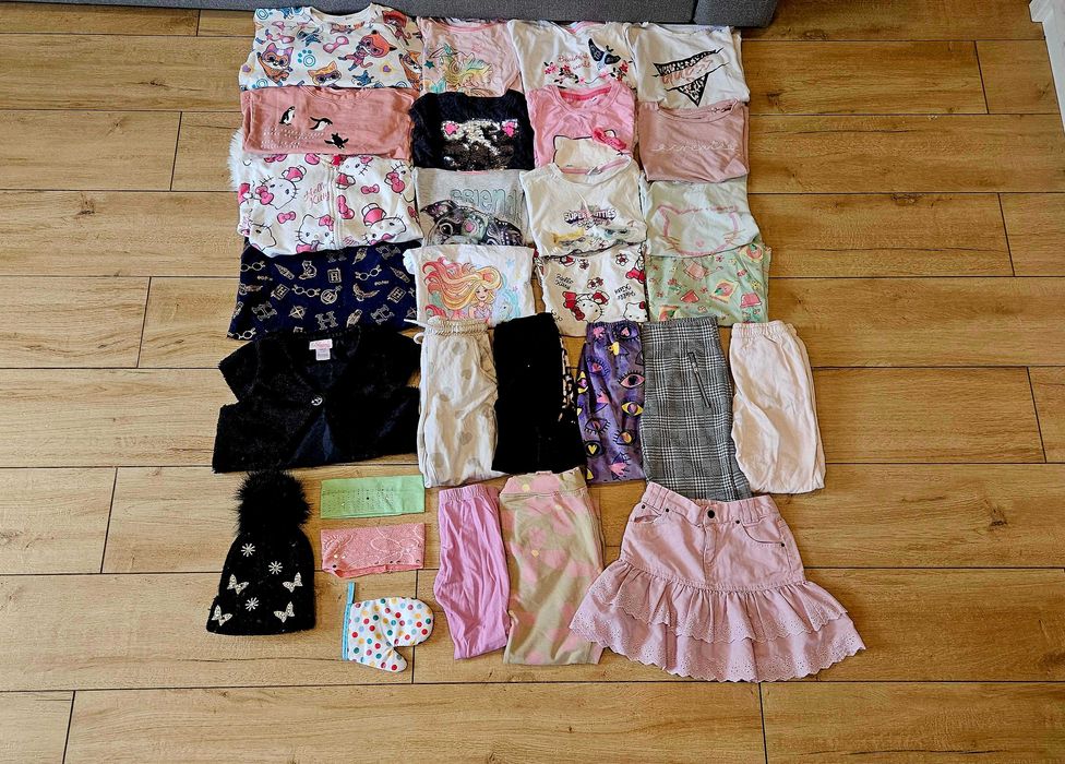 Paka ubran dla dziewczynki 122-128