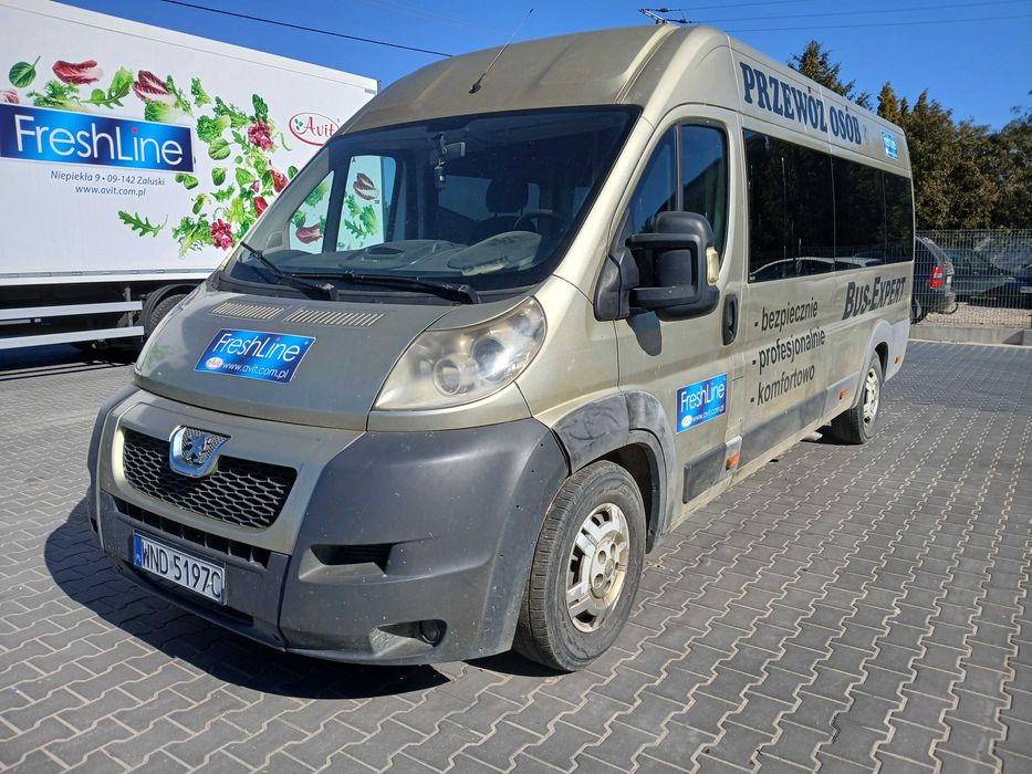 Peugeot Boxer 16 osobowy