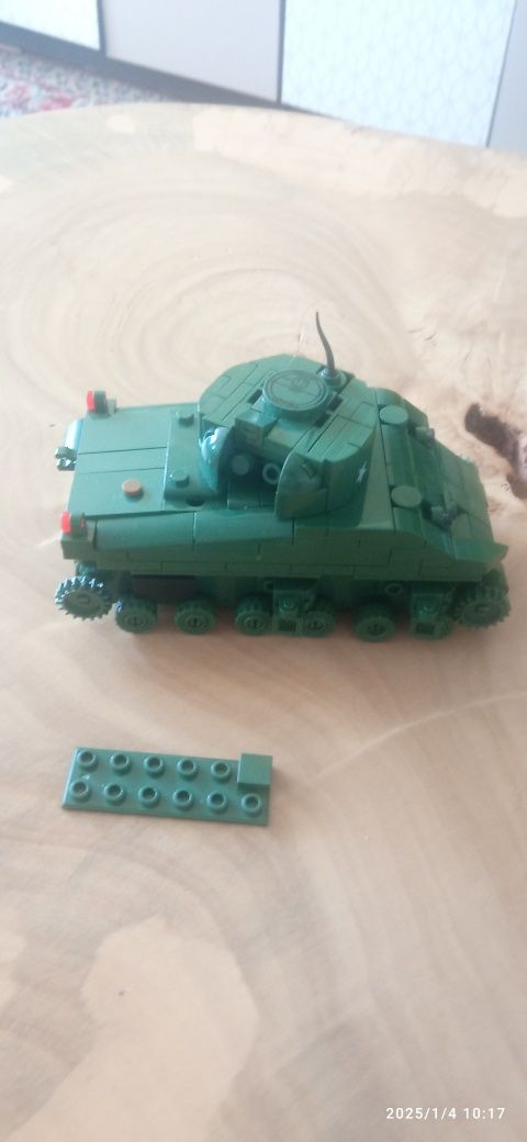 Cobi 2715 - niekompletny
Sherman M4A1