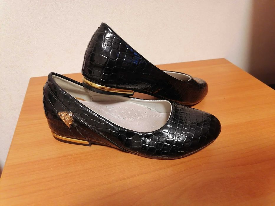 Туфлі, черевики дитячі, лаковані для дівчат