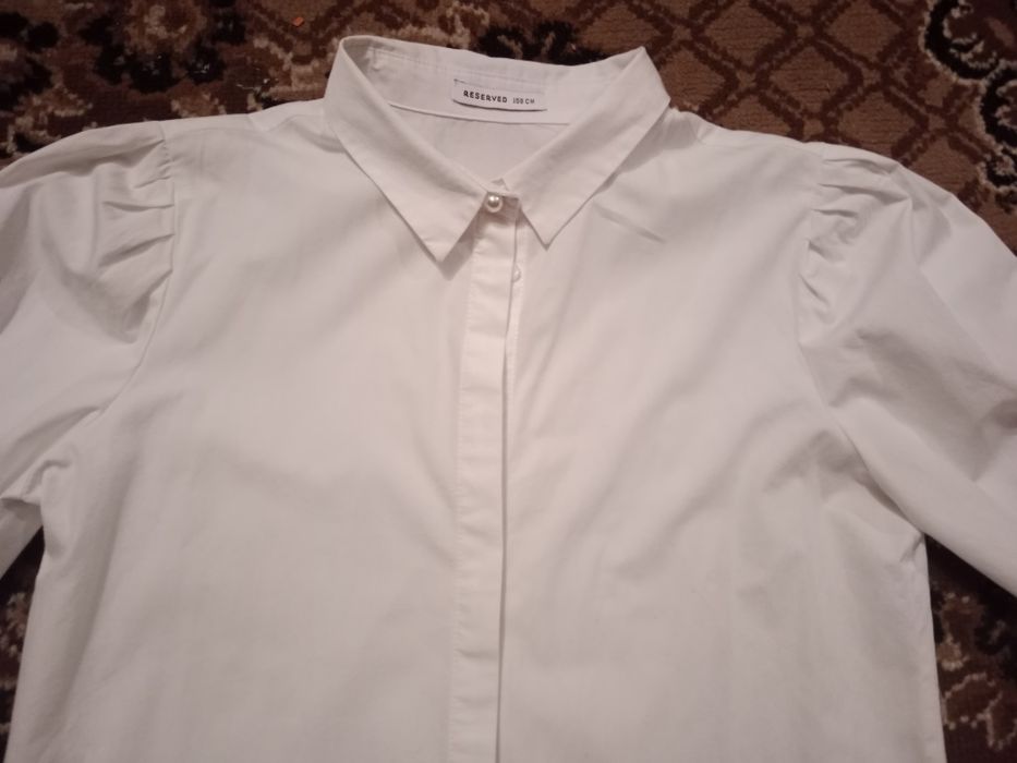Biała koszula z Reserved