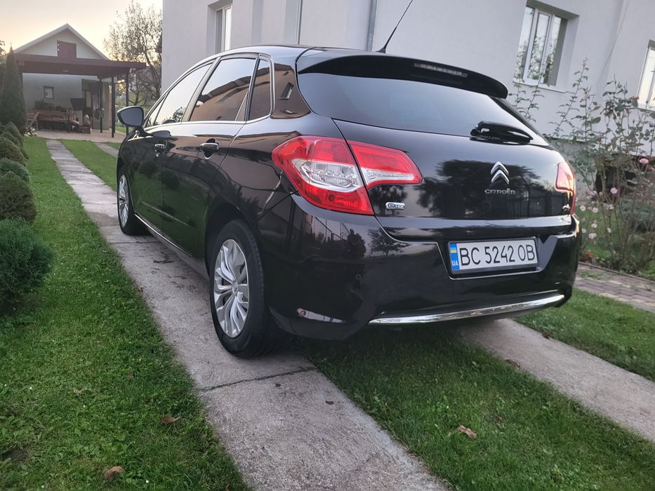Продаю свій Citroën C4 2014 року випуску з надійним дизельним двигуном