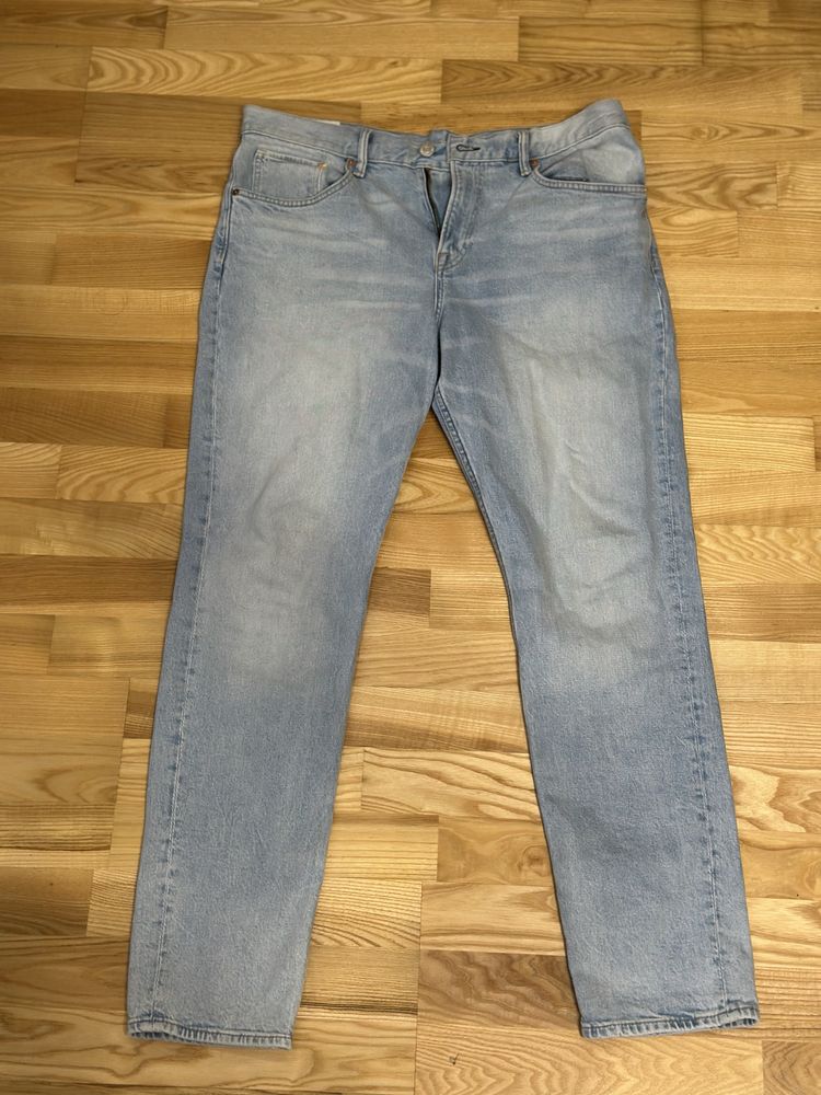 Джинси відомого бренду H&M