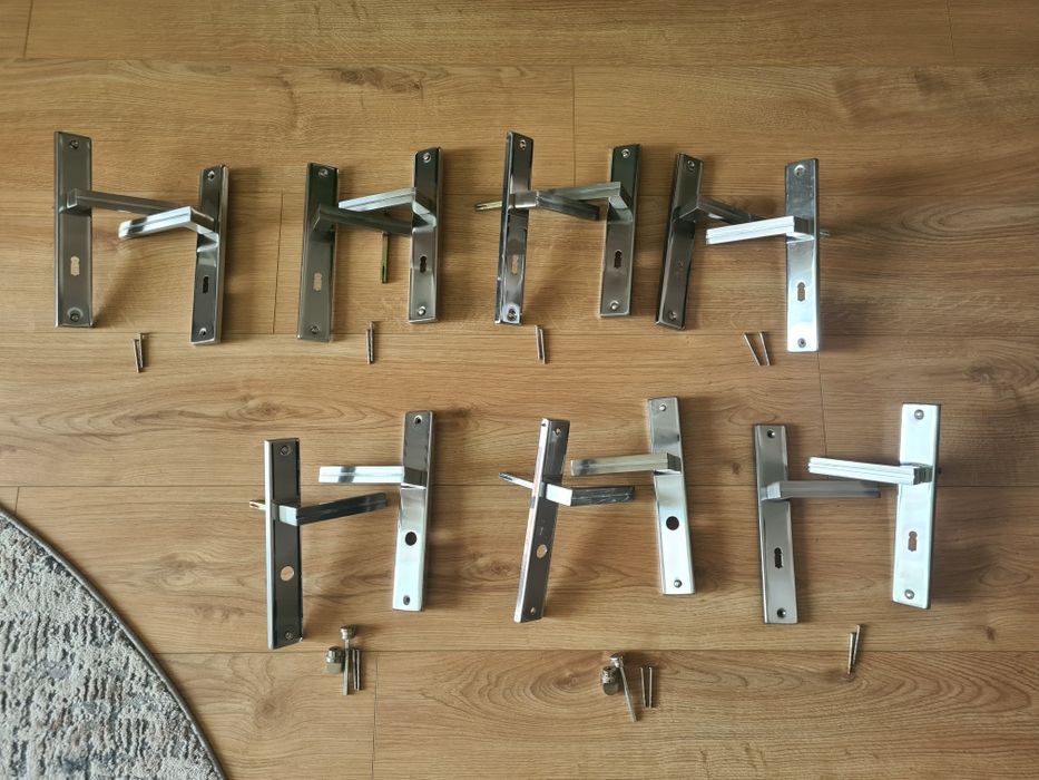 Klamki 5x pokojowe 2x łazienkowe komplet uchwyt do drzwi