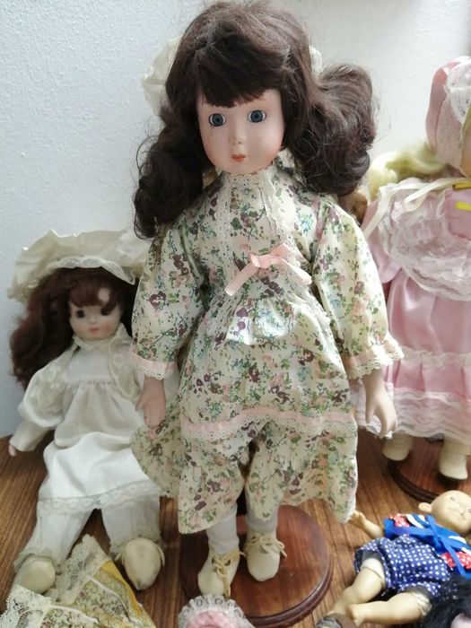 Bonecas porcelana Varias
