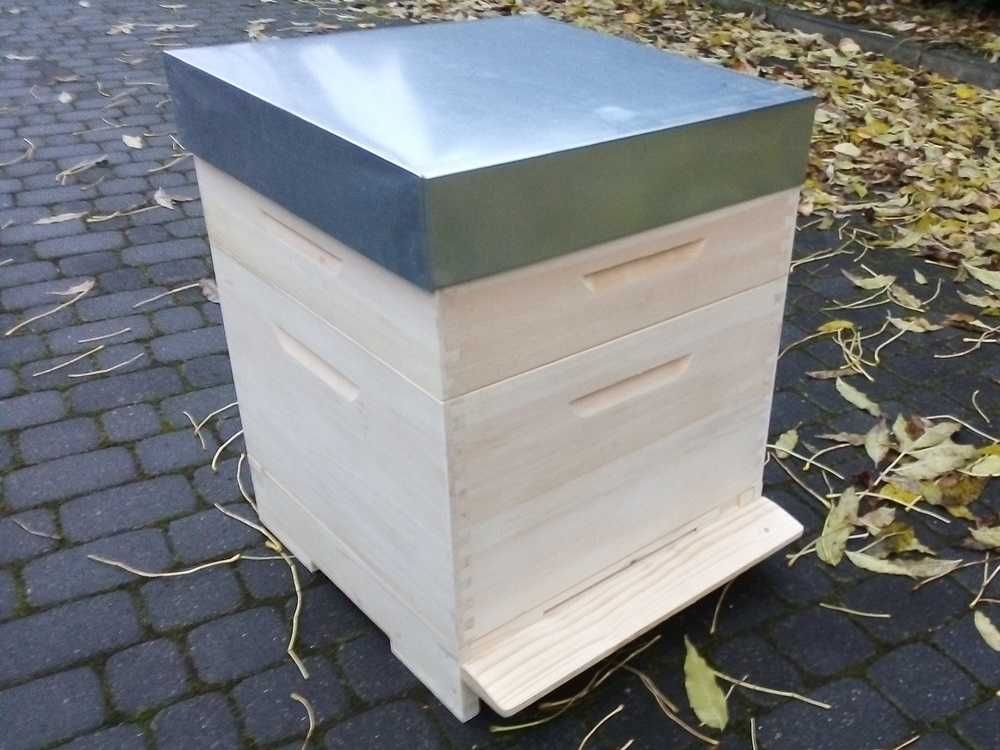 Ule czopowane Dadant 12 ramkowe jednościenne sosna wejmutka