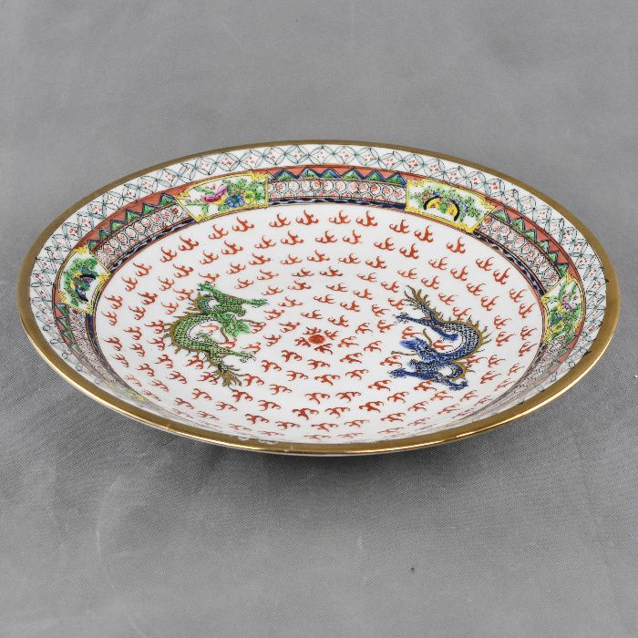 Grande Prato fundo Porcelana da China decorado com 2 dragões anos 70