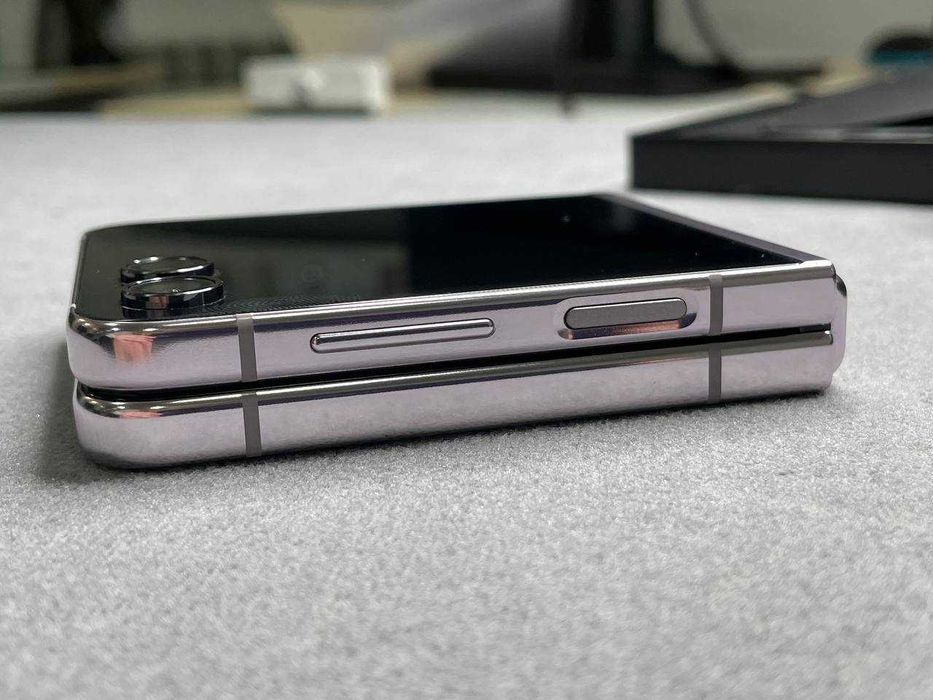 Вітринний зразок Самсунг Фліп Samsung Galaxy Flip 5 256Gb Light Pink