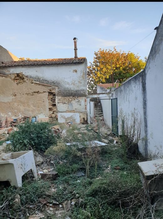 Oferta de pedras e entulho