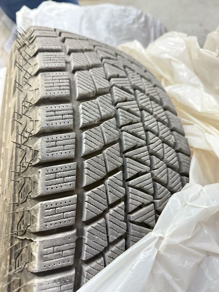 Зимова резина 215/60/R17