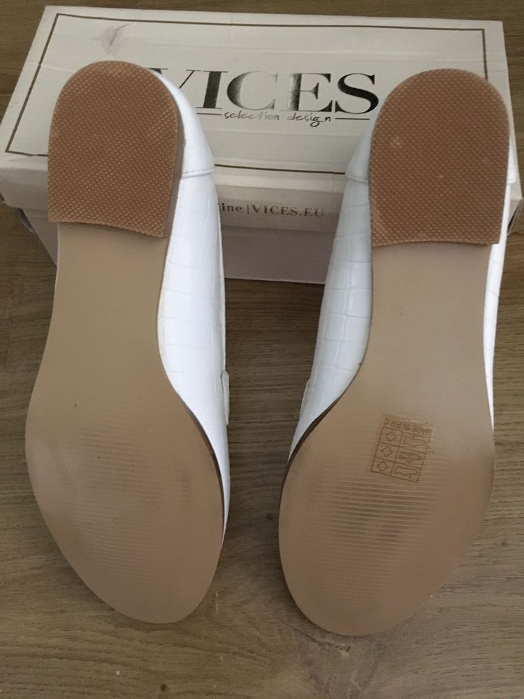 Mokasyny damskie białe ekoskora Vices 38